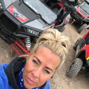 Meet your Posher, Joi